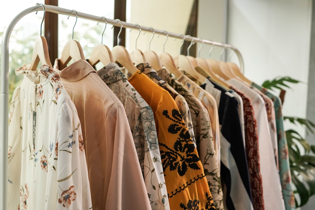 End-of-Season Fashion Clearance: Save 90% Smart Shopping Timing